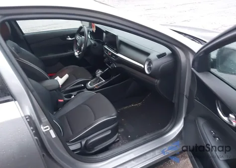 2023 Kia Forte Gt-Line z USA, uszkodzony, nr VIN 3KPF54AD3PE562416